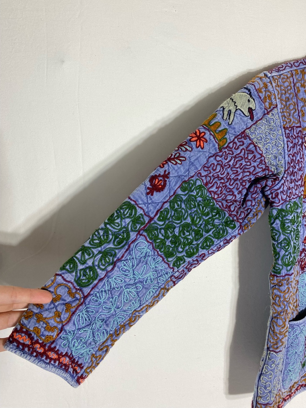 Vintage 90s Kantha Quilt Jacket Patchwork Boho Folk Art Embroidered Animals M - Picture 12 of 16
